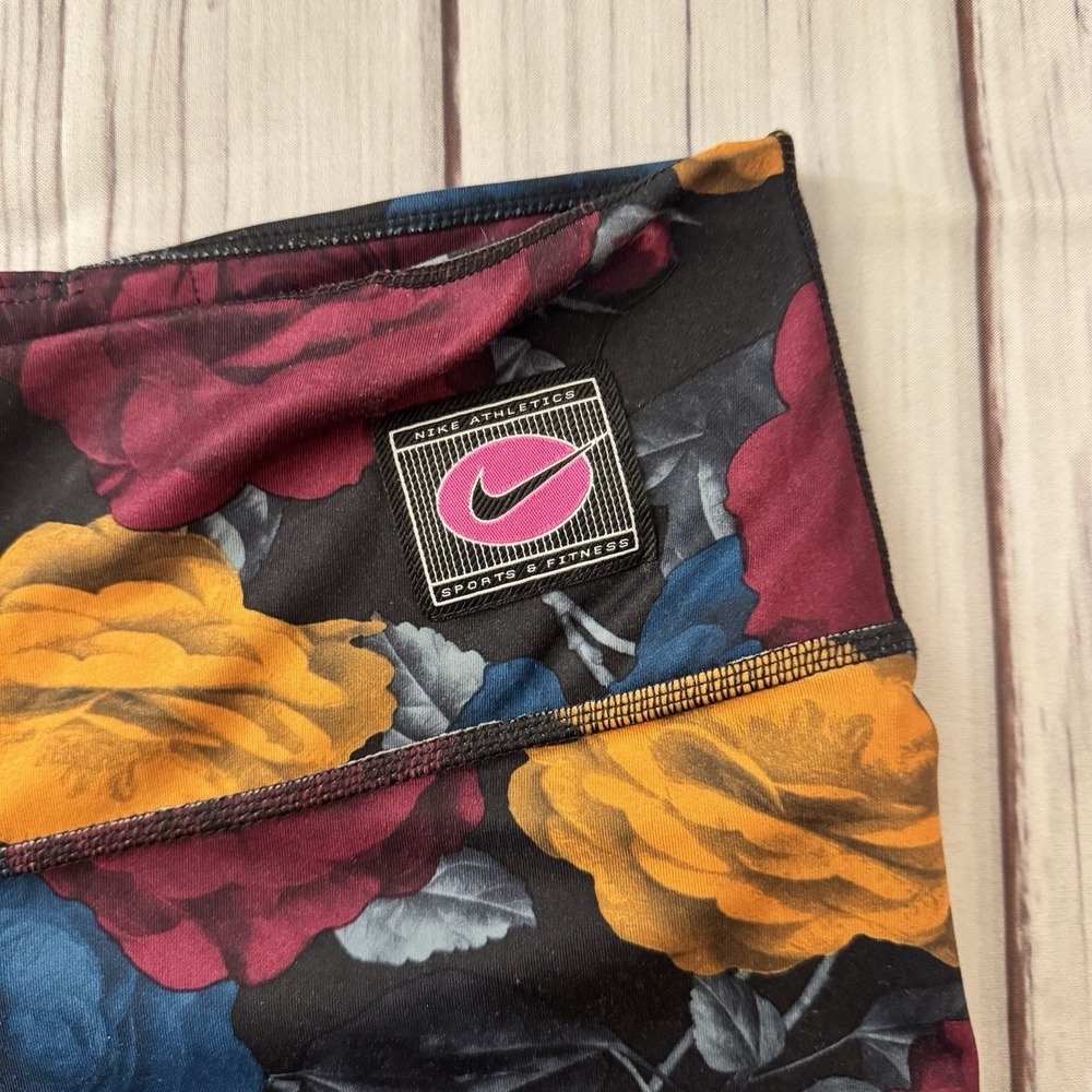 Nike One 7" Shorts Floral Print Tight Fit Mid Rise Large Women's Activewear Yoga - Picture 2 of 5